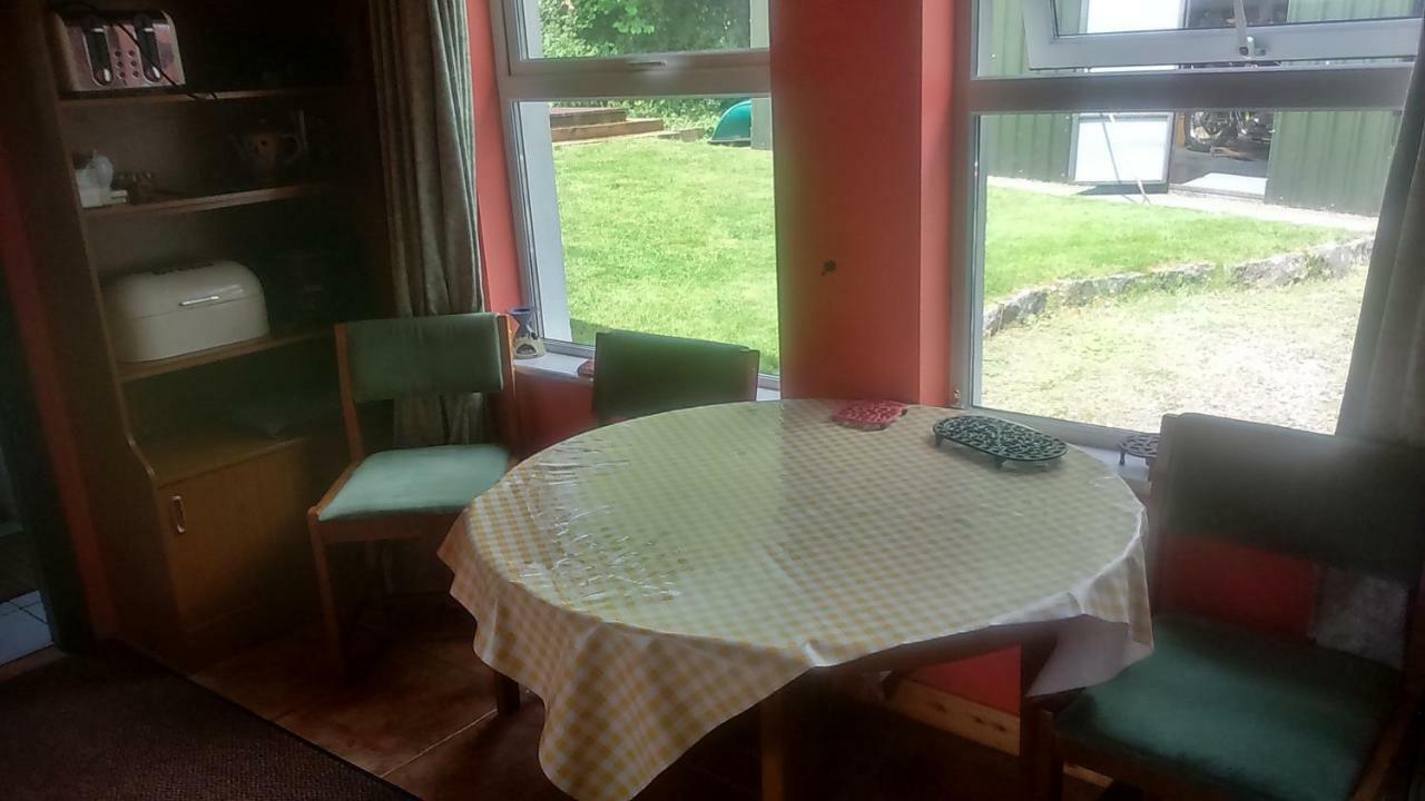 Cosy Lakeside Cottage John'S Hollow Headford Eksteriør bilde
